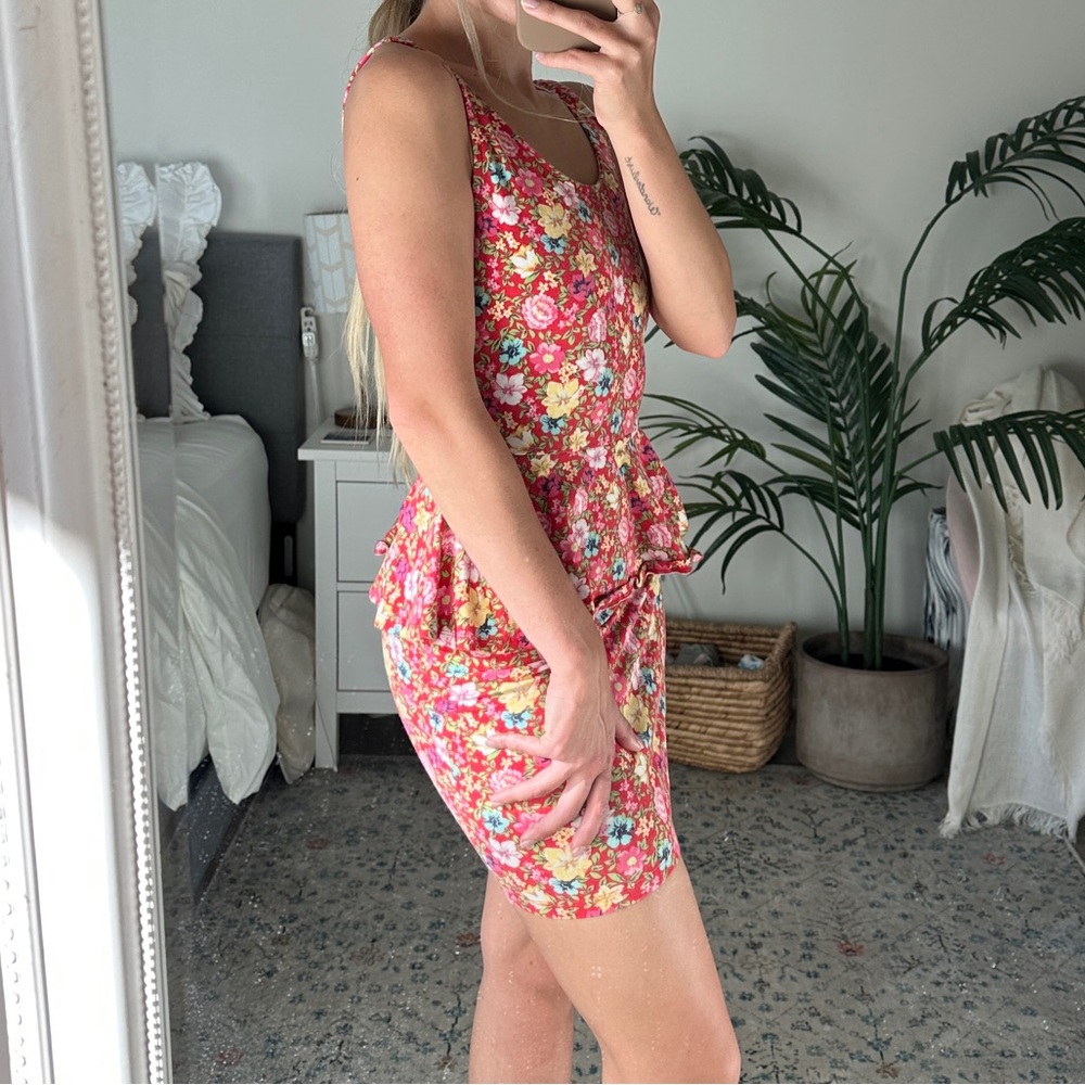 Dress - Picture 4 of 4